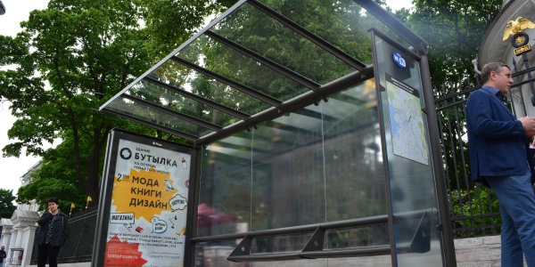 Russ Outdoor устанавливает остановки по проекту известного архитектора Нормана Фостера в Санкт-Петербурге